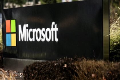 Microsoft outages caused by CrowdStrike glitch impact South Florida. Here's which organizations are having issues