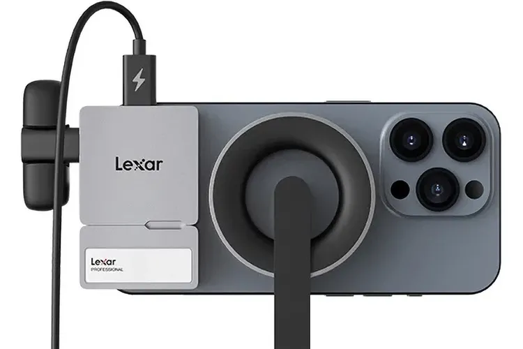 Lexar’s new SSD expands the iPhone’s storage without monopolizing its USB-C port