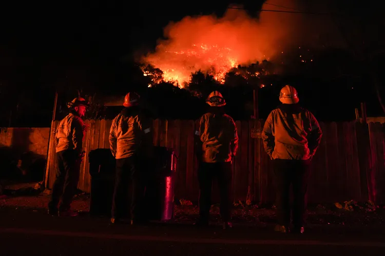 How Watch Duty’s wildfire tracking app became a crucial lifeline for LA