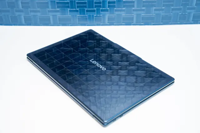 Lenovo’s new concept laptop can be charged by the sun