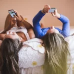 social-media-is-not-wholly-terrible-for-teen-mental-health-study-says